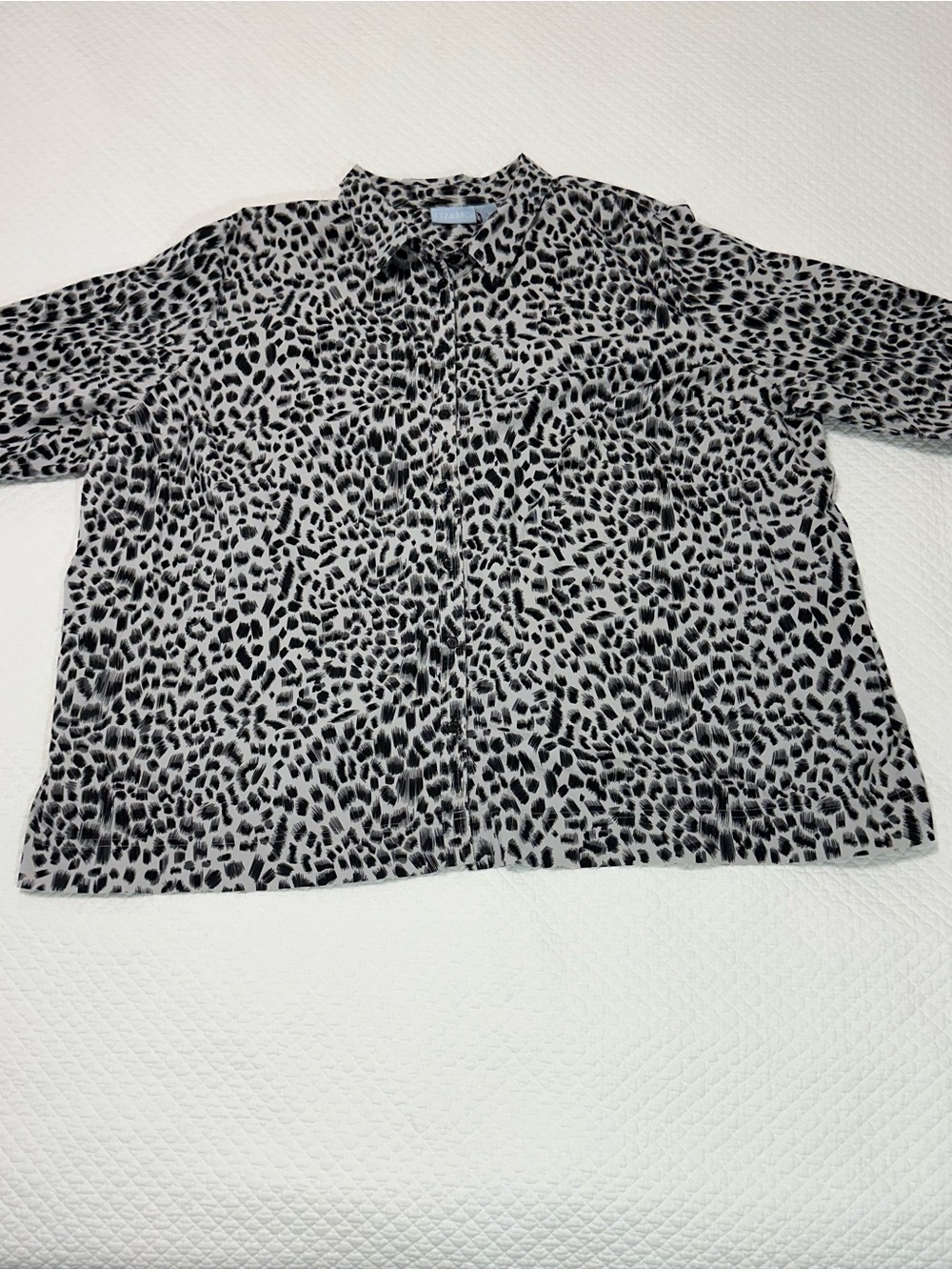 Liz & Me Black and White Brushstroke Leopard Blouse